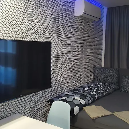 Select Apartment *