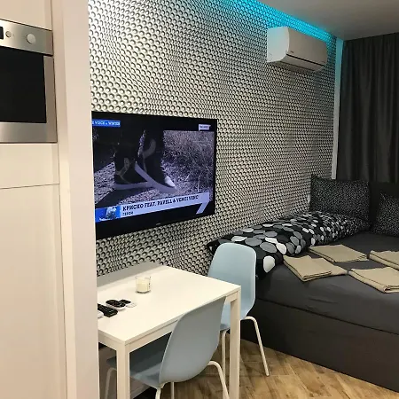 Select Apartment